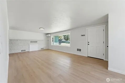 607 S 1st Street Brewster WA 98812