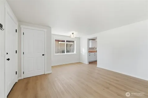 607 S 1st Street Brewster WA 98812