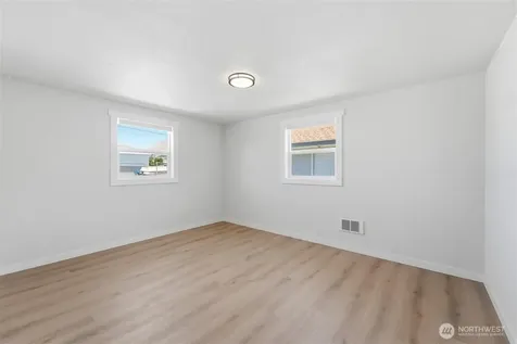 607 S 1st Street Brewster WA 98812