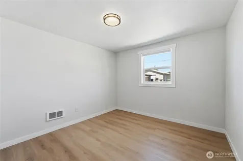607 S 1st Street Brewster WA 98812