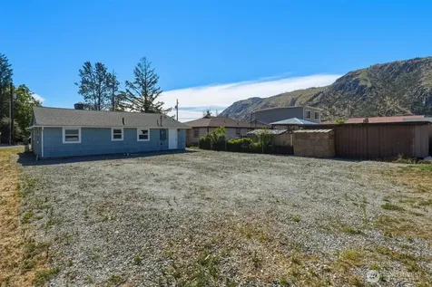 607 S 1st Street Brewster WA 98812