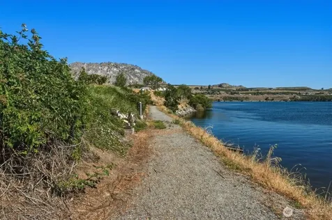 607 S 1st Street Brewster WA 98812