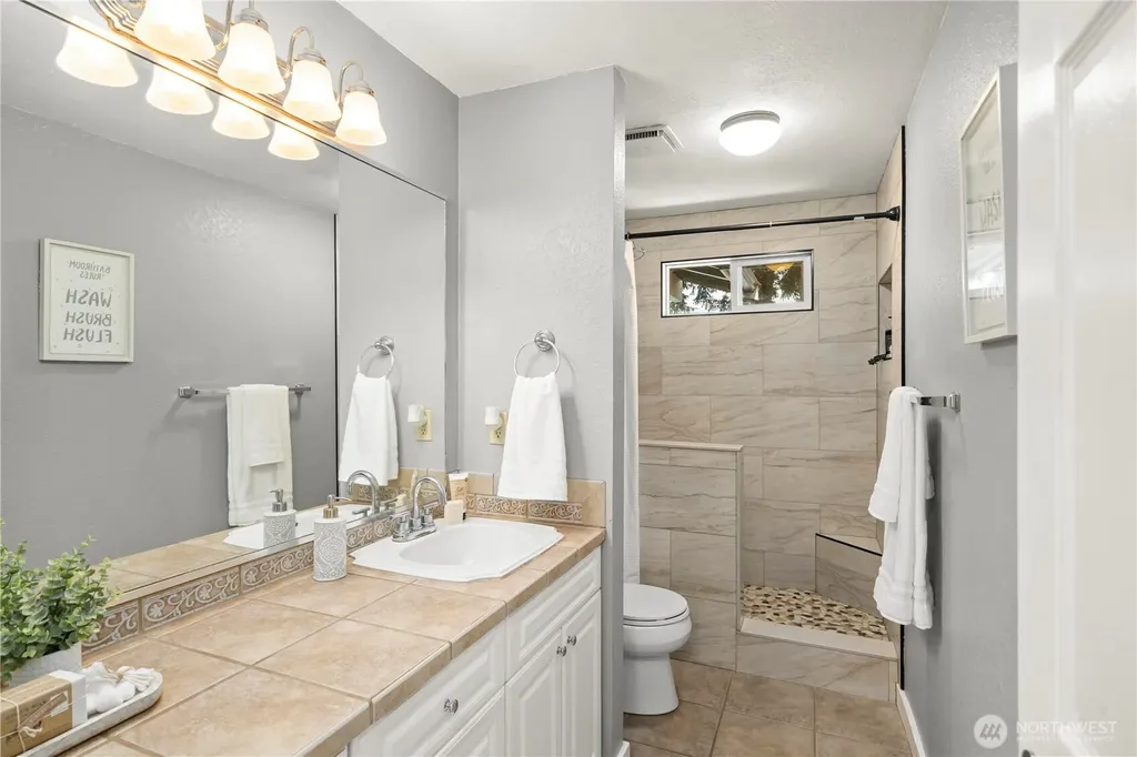 2505 211th Avenue E Lake Tapps WA 98391