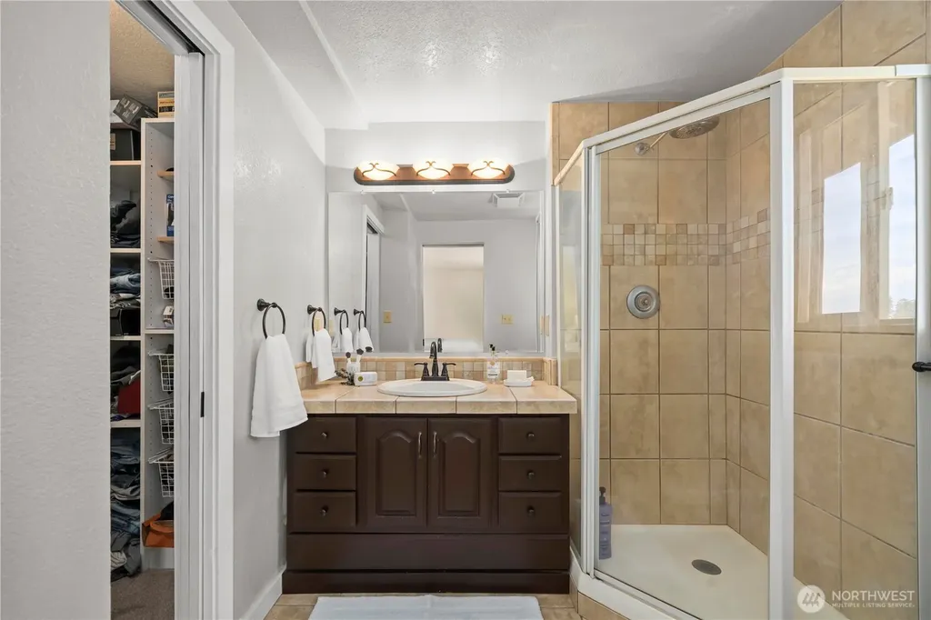 2505 211th Avenue E Lake Tapps WA 98391