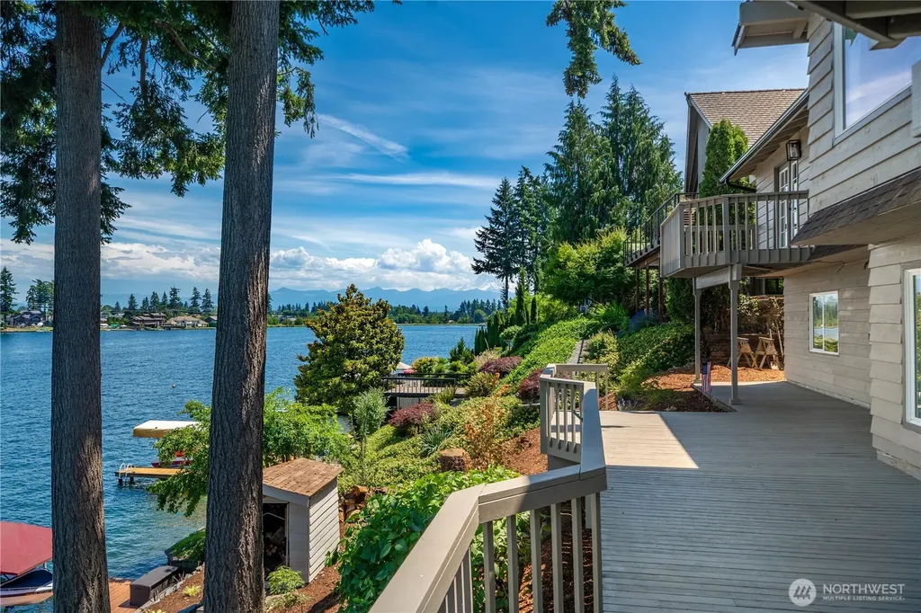 2505 211th Avenue E Lake Tapps WA 98391