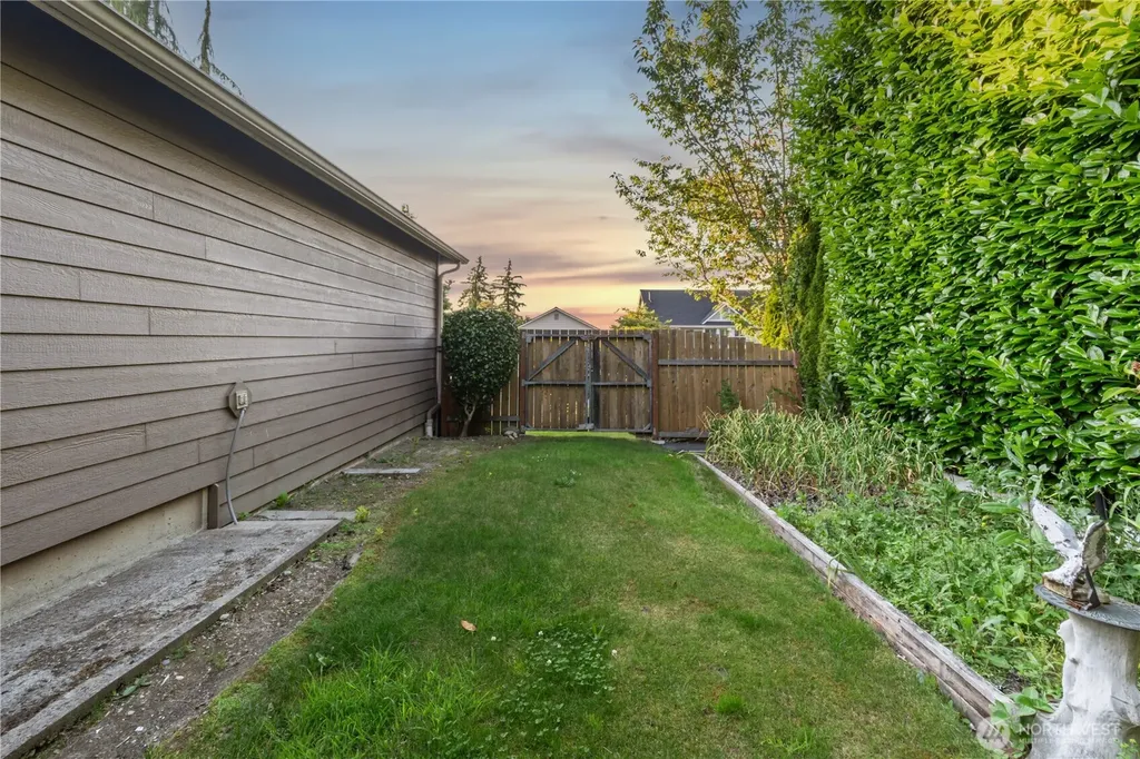 4829 66th Avenue NE Marysville WA 98270