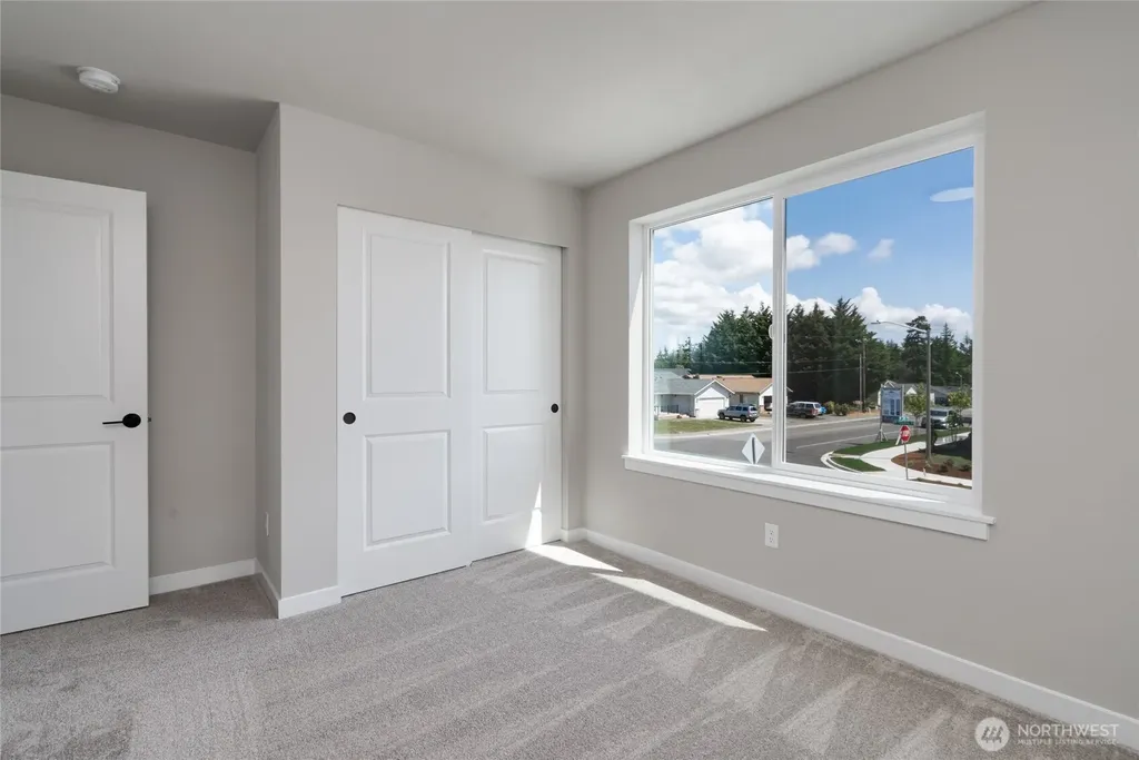 2455 SW Ridgeway Drive Oak Harbor WA 98277