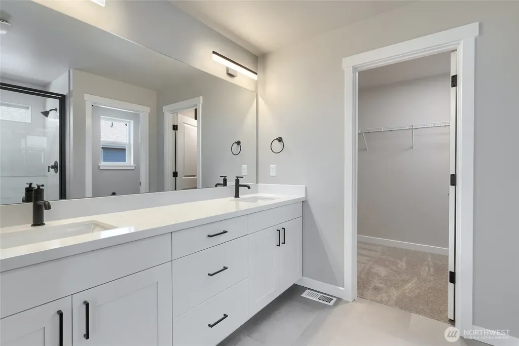 2455 SW Ridgeway Drive Oak Harbor WA 98277