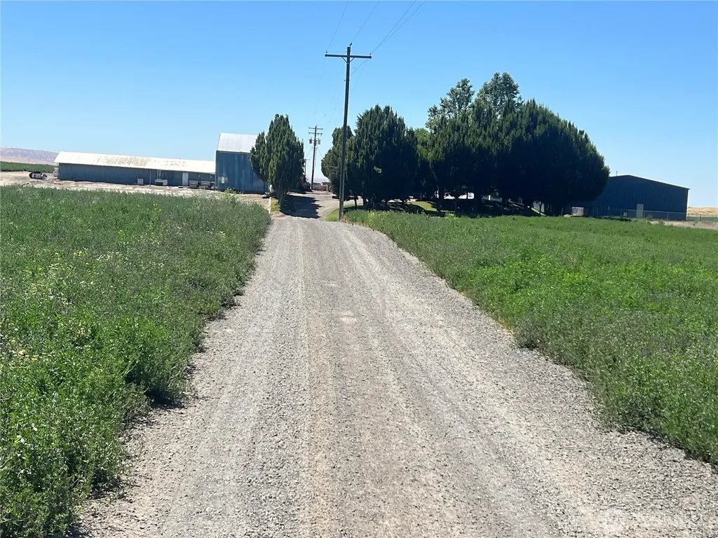 2784 Mcdonald Road Touchet WA 99360
