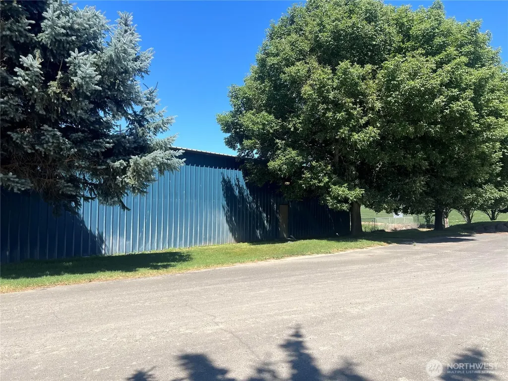 2784 Mcdonald Road Touchet WA 99360