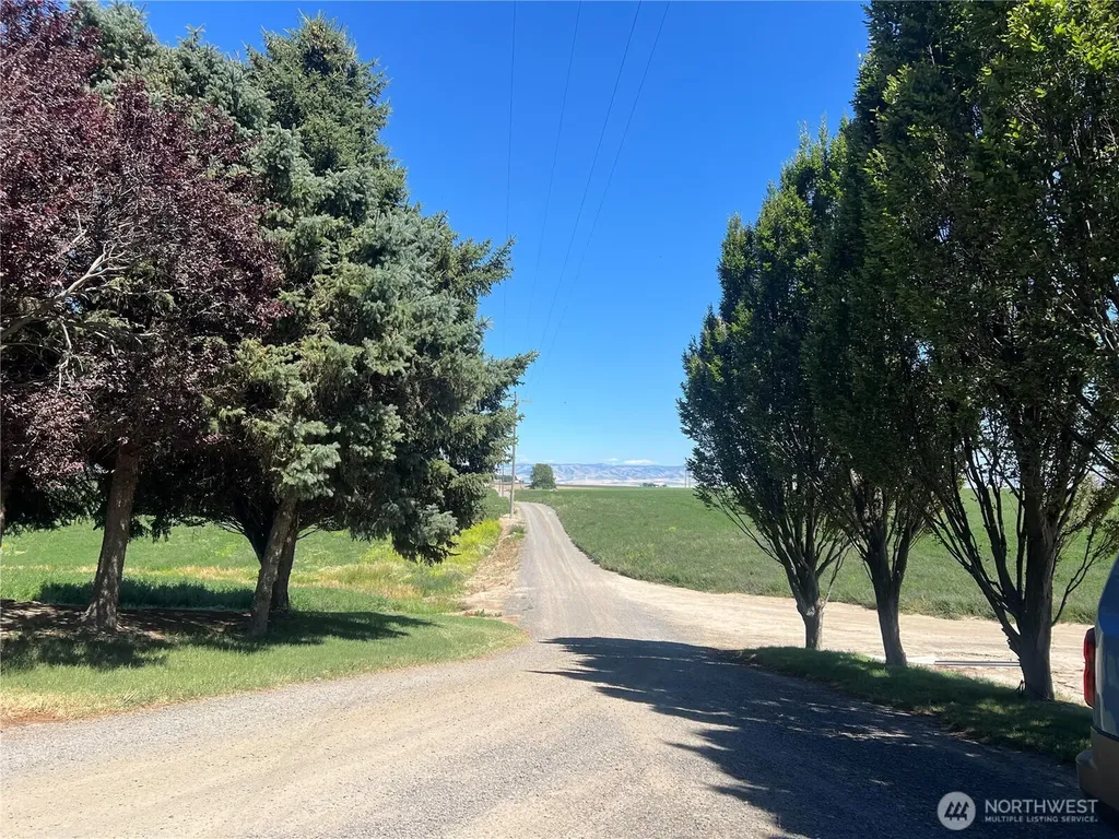 2784 Mcdonald Road Touchet WA 99360