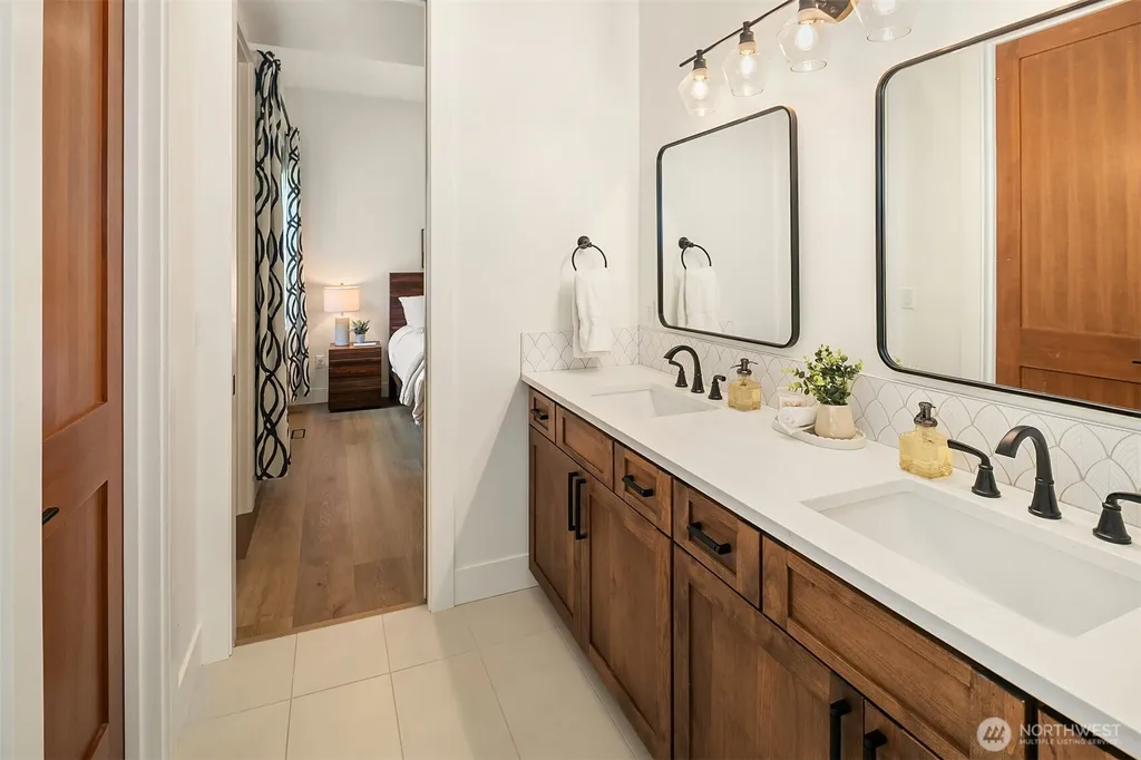 24926 SE 162 Street Issaquah WA 98027