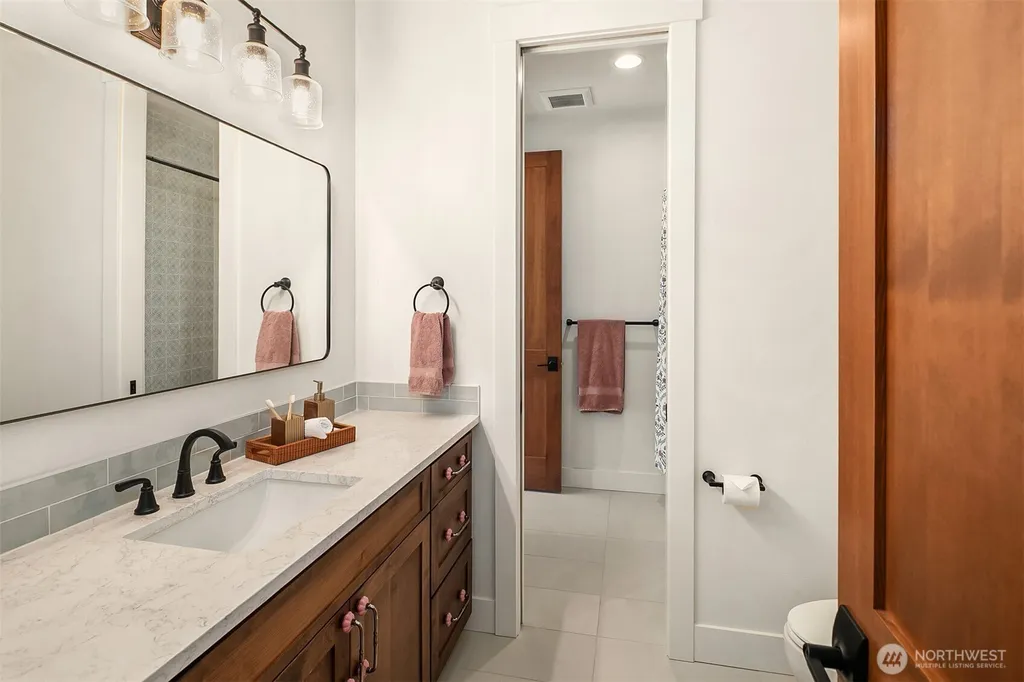 24926 SE 162 Street Issaquah WA 98027