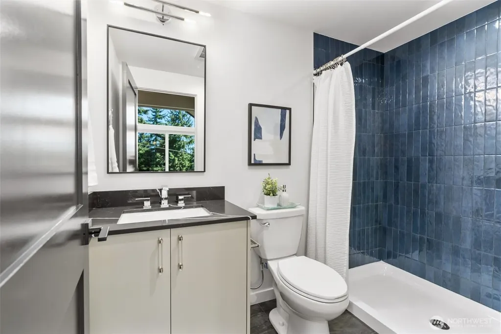 10736 Interlake Avenue N Seattle WA 98133