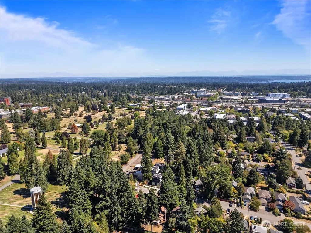 10736 Interlake Avenue N Seattle WA 98133