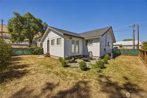 123 Chris Street Pateros WA 98846