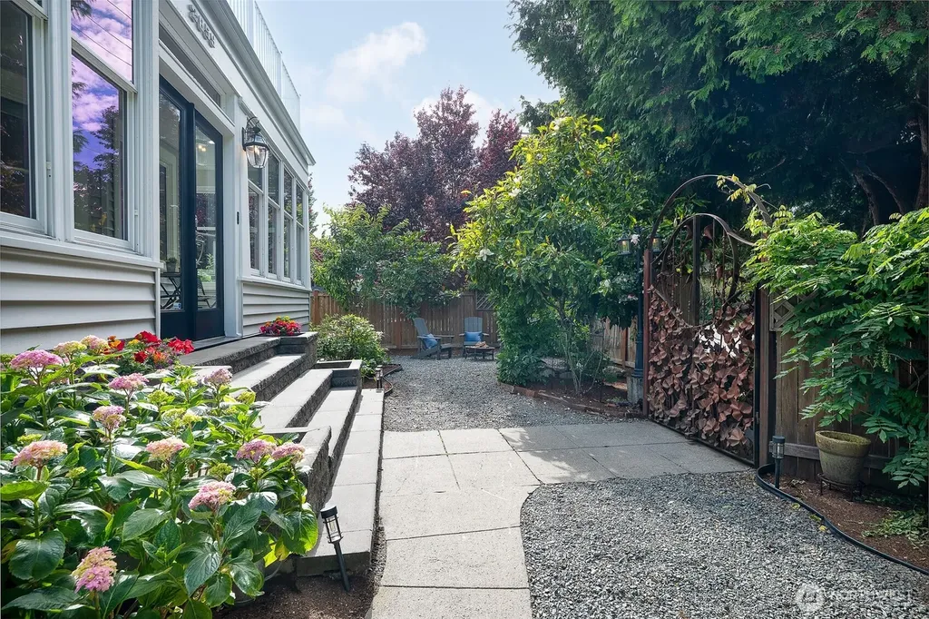 2859 NW 57th Street Seattle WA 98107