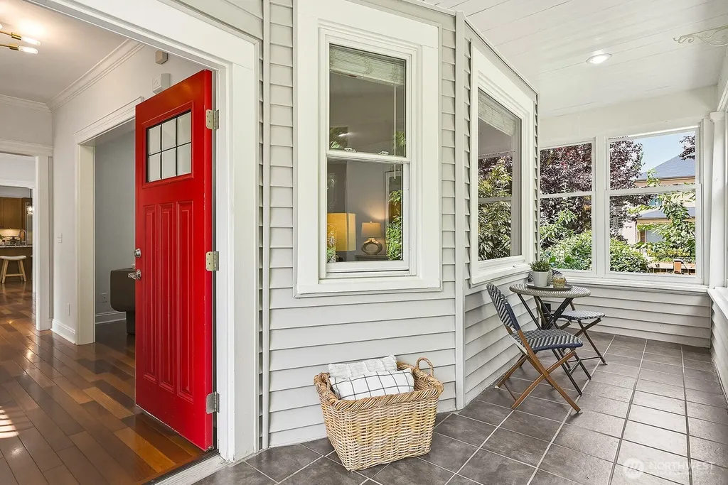 2859 NW 57th Street Seattle WA 98107