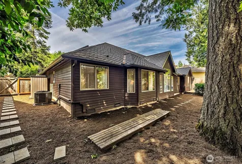 1832 231st Place NE Sammamish WA 98074