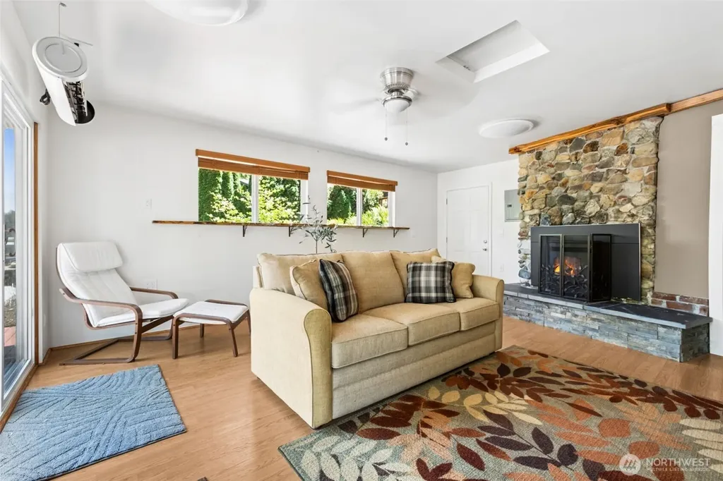 22430 SE 300th Street Black Diamond WA 98010