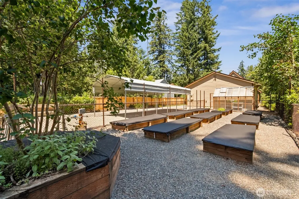 22430 SE 300th Street Black Diamond WA 98010