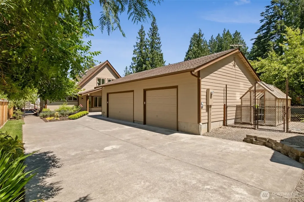 22430 SE 300th Street Black Diamond WA 98010