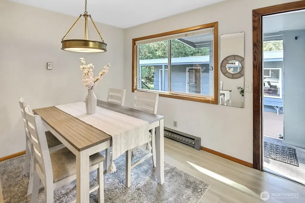 31602 W Lake Morton Drive SE Kent WA 98042