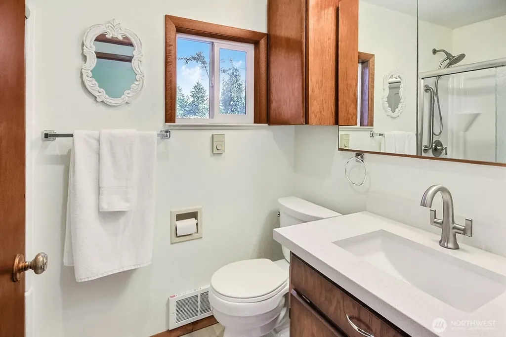 31602 W Lake Morton Drive SE Kent WA 98042