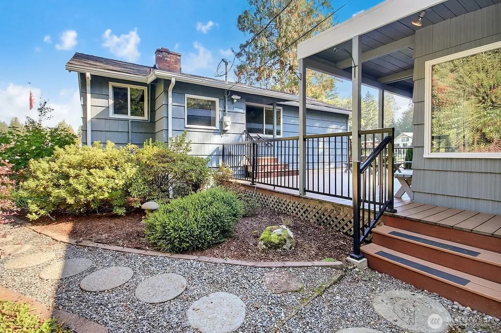 31602 W Lake Morton Drive SE Kent WA 98042