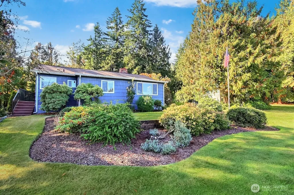 31602 W Lake Morton Drive SE Kent WA 98042