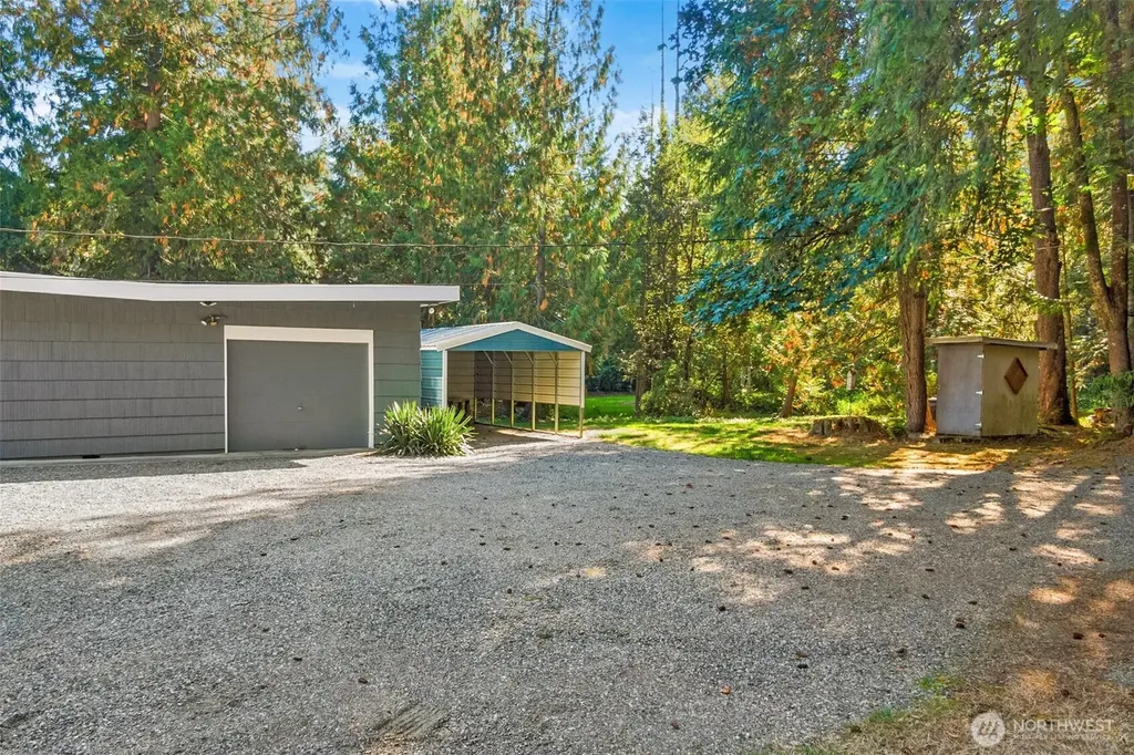 31602 W Lake Morton Drive SE Kent WA 98042