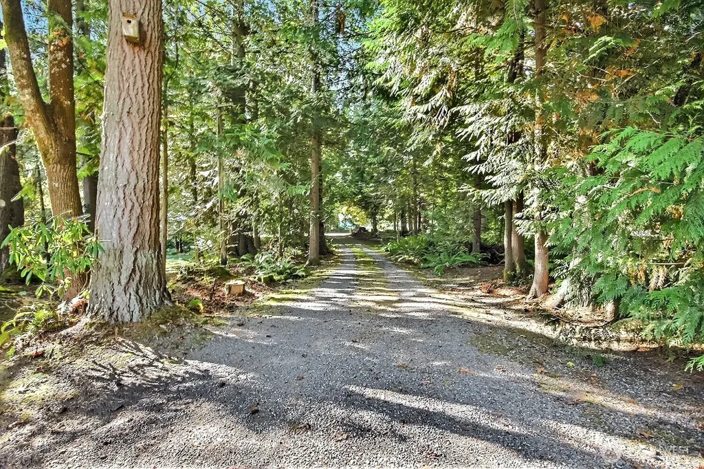 31602 W Lake Morton Drive SE Kent WA 98042