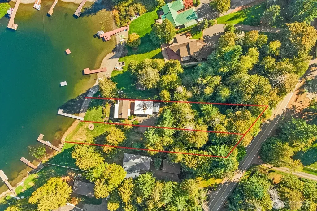 31602 W Lake Morton Drive SE Kent WA 98042