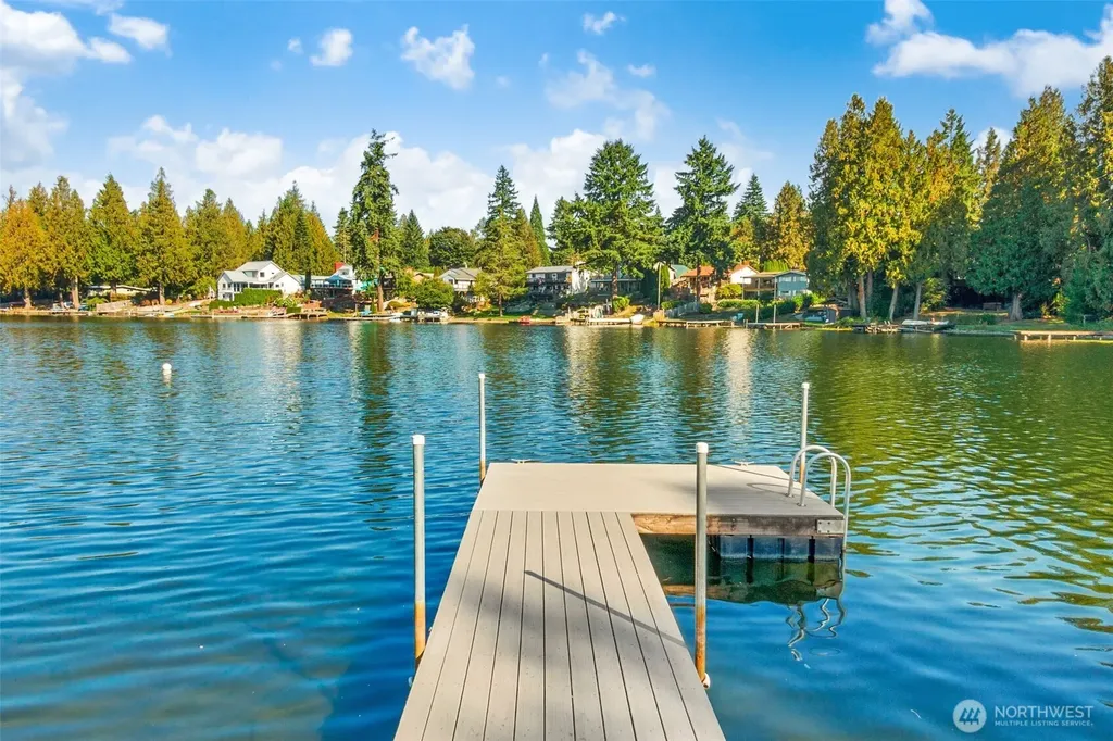 31602 W Lake Morton Drive SE Kent WA 98042