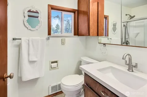 31602 W Lake Morton Drive SE Kent WA 98042