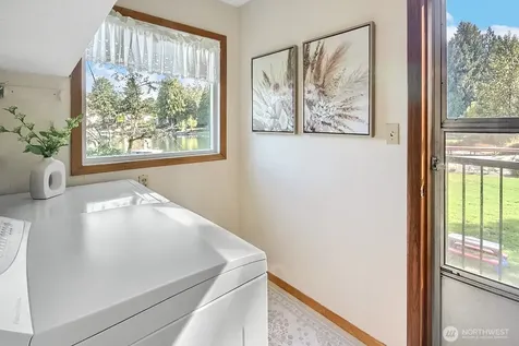 31602 W Lake Morton Drive SE Kent WA 98042