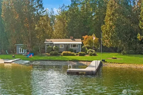 31602 W Lake Morton Drive SE Kent WA 98042