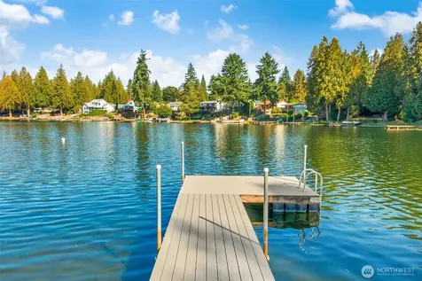 31602 W Lake Morton Drive SE Kent WA 98042