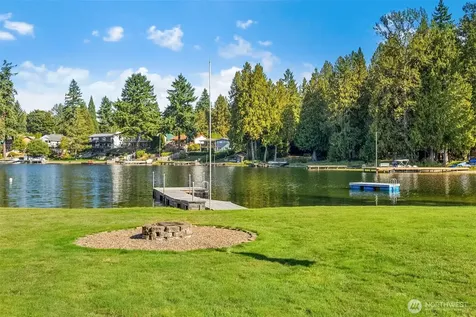 31602 W Lake Morton Drive SE Kent WA 98042