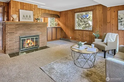 31602 W Lake Morton Drive SE Kent WA 98042