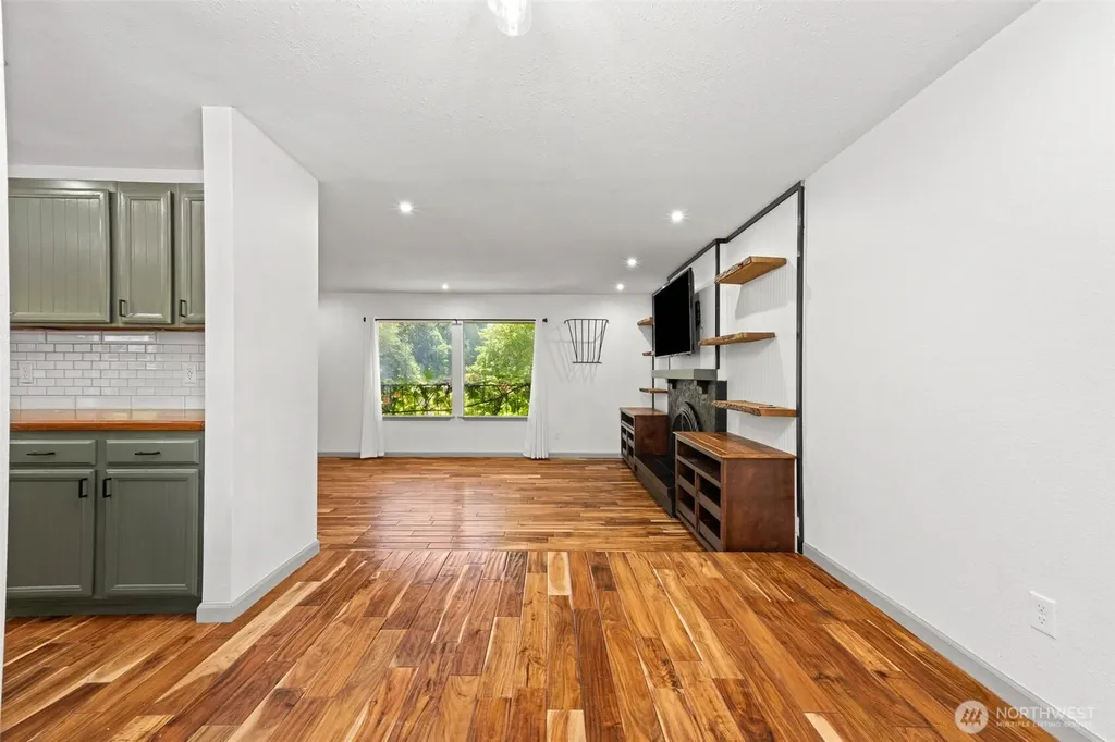 3560 NE Arrowhead Drive Bremerton WA 98311