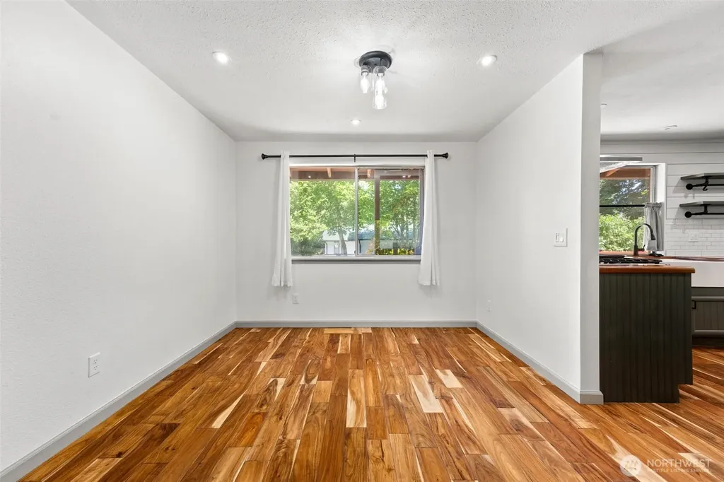 3560 NE Arrowhead Drive Bremerton WA 98311