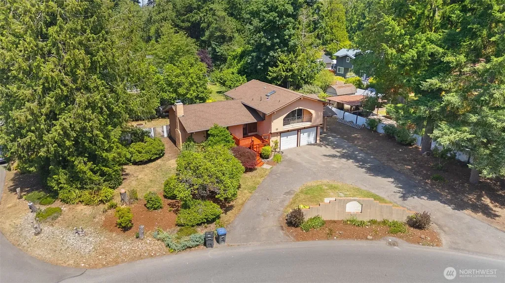 3560 NE Arrowhead Drive Bremerton WA 98311