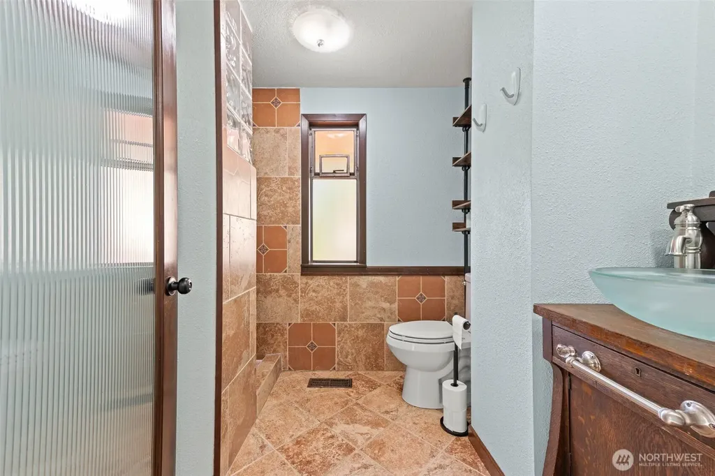 3560 NE Arrowhead Drive Bremerton WA 98311