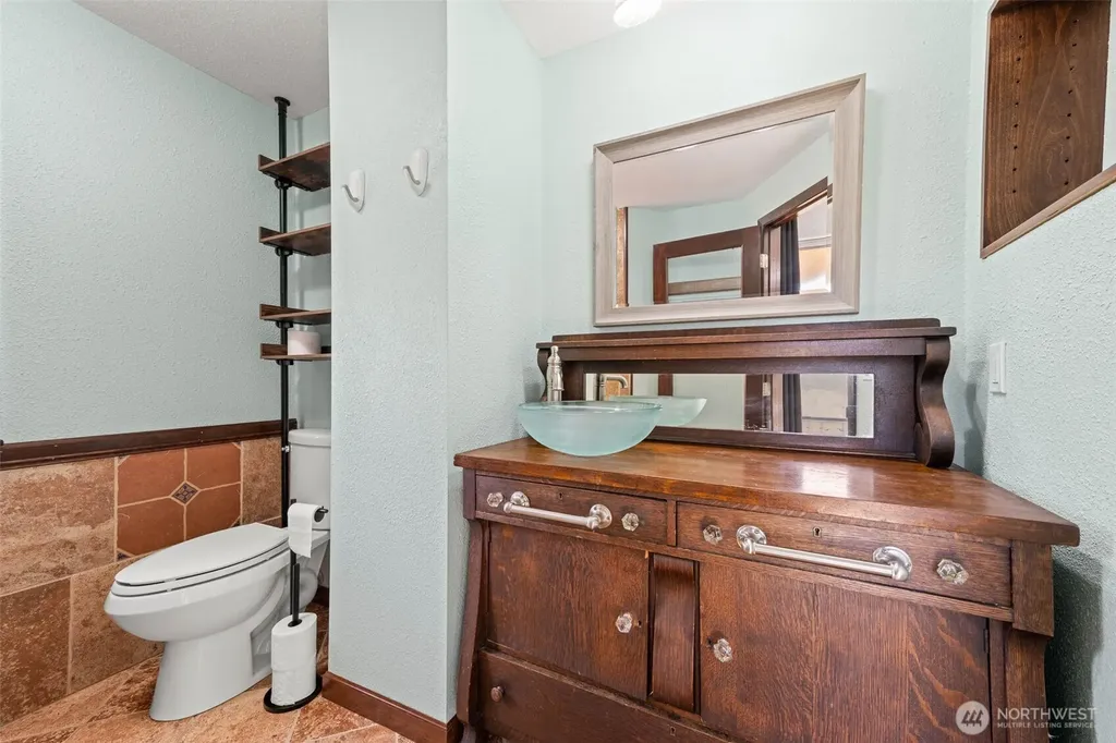 3560 NE Arrowhead Drive Bremerton WA 98311