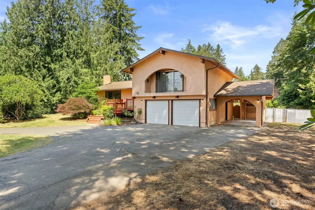 3560 NE Arrowhead Drive Bremerton WA 98311