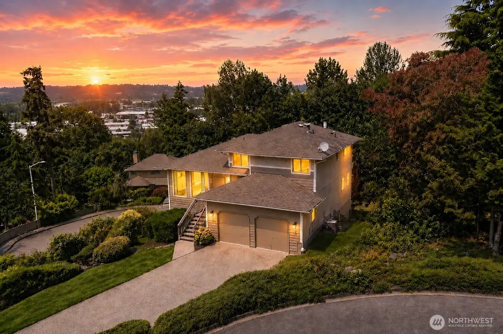 21211 95th Court S Kent WA 98031