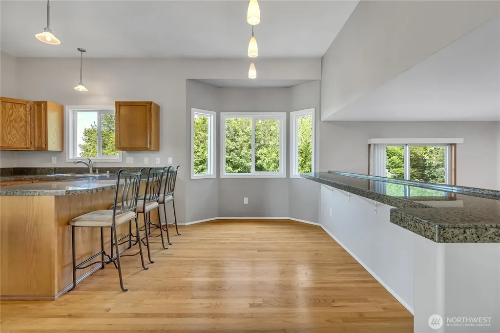 21211 95th Court S Kent WA 98031