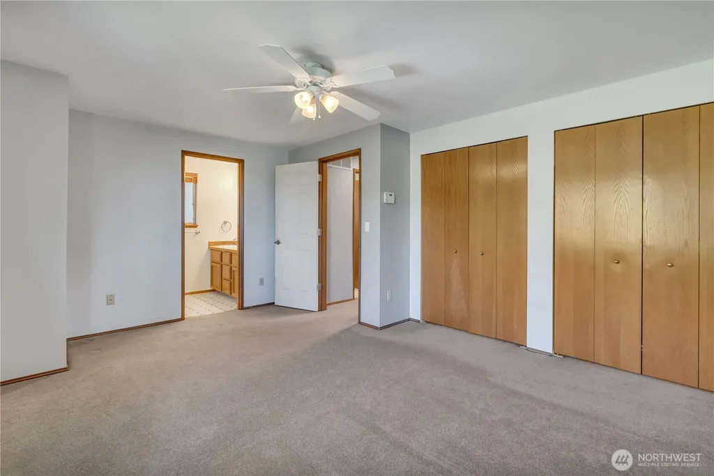 21211 95th Court S Kent WA 98031
