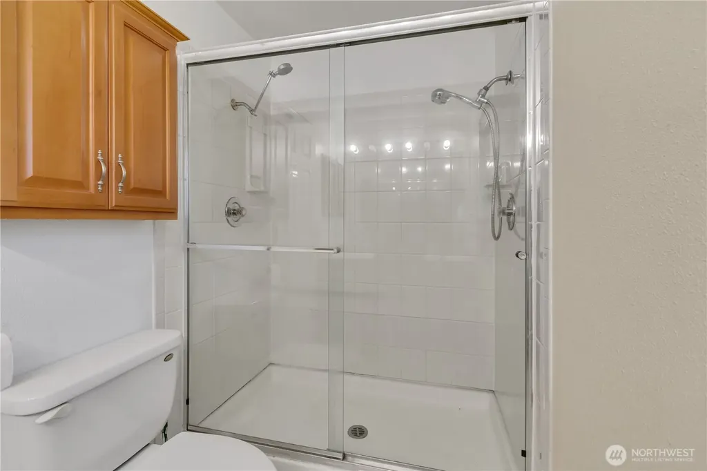 21211 95th Court S Kent WA 98031